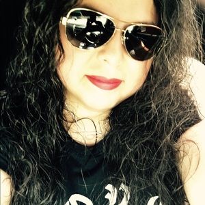 Meet your Posher, Beatrice